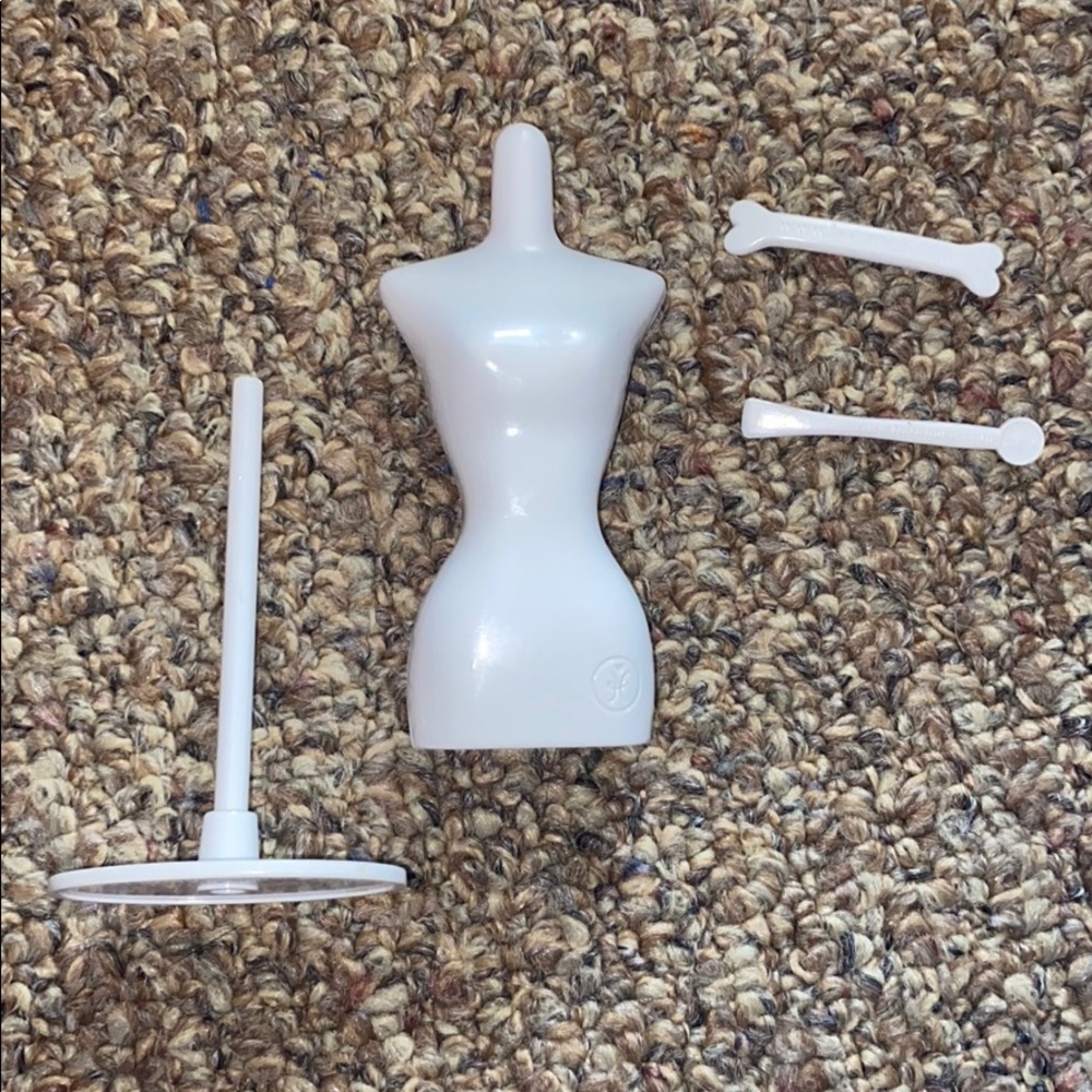 Harumika set, fashion design model